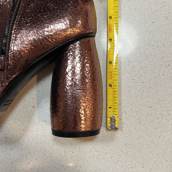 Strategia Iridescent Crackle Abstract Pink Boots - Picture 5 of 5